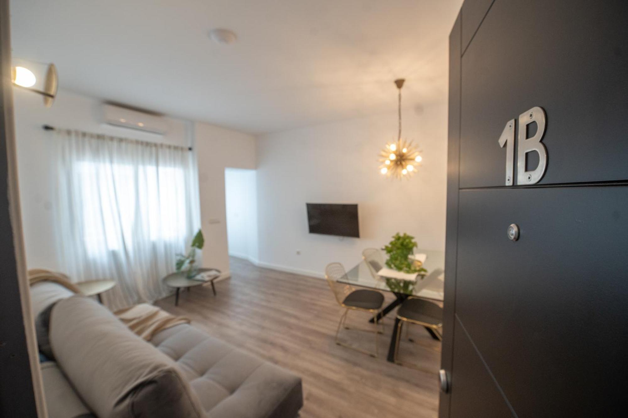 Suites La Merced Малага Номер фото
